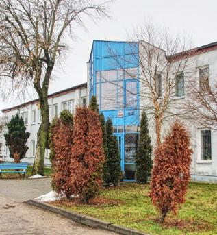 Wejście do budynku szkoły