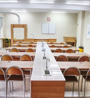 Sala chemiczna w Sala lekcyjna w Mazowieckim Technikum Innowacji w Płocku