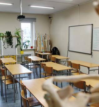 Sala (gografia, fizyka) w Sala lekcyjna w Mazowieckim Technikum Innowacji w Płocku